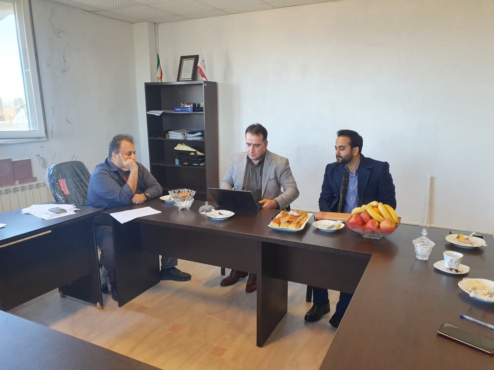 جلسه عقد قرار داد موسسه مهر آیین با پارک  علم و فناوری بندر انزلی